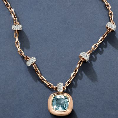 Eine Hommage an die Schönheit des Ozeans. ✨💎 Die Nudo Parure von @pomellato  vereint strahlende Aquamarine, funkelnde Diamanten und warmes Roségold zu einer harmonischen Komposition zeitloser Eleganz. Ein faszinierendes Spiel aus Licht, Farbe und Raffinesse. 🌊 #Pomellato #Nudo #GadoroStilreich #Köln