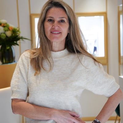 Funkelnde Diamanten, feine Details und Designs, die sofort ins Auge fallen. Genau das begeistert unserer Mitarbeiterin Veneta Markova jeden Tag aufs Neue.❤️ 
Schmuck von @messika und @marco_valente_high_jewelry steht für moderne Eleganz, außergewöhnliche Handwerkskunst und Diamanten, die jedes Outfit zum Strahlen bringen.😇 

#Messika #MVHJ #GADOROStilreich #Köln