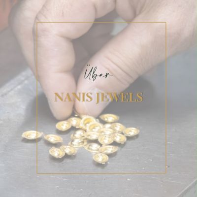 Hier erfahren Sie mehr über @nanisjewels . Eine unserer besonderen Schmuckmarken.

Handgefertigter Schmuck mit einzigartiger Oberfläche, die durch die traditionelle Sticheltechnik von Hand bearbeitet wird. Jedes Stück ist ein kleines Kunstwerk voller Persönlichkeit und italienischer Handwerkskunst. 

#NanisJewels #GADOROStilreich #Köln