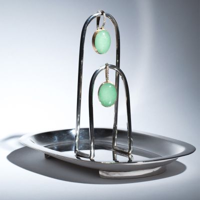 💚 Frisch, elegant und voller italienischer Lebensfreude: Die Ciliegine Boules Lattementa von @nanisjewels  verzaubern mit den zarten Farbtönen von „Latte e Menta“.
Aus der harmonischen Begegnung von 18-karätigem Gold und einer faszinierenden Dublette aus Bergkristall und Jadeit entsteht ein Schmuckstück, das Tradition und Moderne auf einzigartige Weise vereint. ✨
Unser Styling-Tipp: Kombinieren Sie die Ciliegine in verschiedenen Farben und Größen und kreieren Sie Ihren ganz persönlichen Look. 🍒
#Nanis #Boules #GadoroStilreich #köln