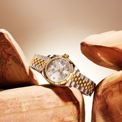 Stärke und Schönheit. @rolex  Lady-Datejust in Gelbgold und Edelstahl Oystersteel, silbernes Zifferblatt mit Diamanten als Indizes, Jubilee-Band.#Rolex #LadyDatejust #OfficialRolexRetailer #GadoroStilreich #Köln