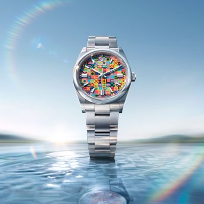 Die neue @rolex  Oyster Perpetual 36 in Edelstahl Oystersteel verfügt über ein farbenfrohes Zifferblatt mit Jubilee-Motiv – eine Hommage an das ästhetische Erbe der Marke, die mit höchster technischer Präzision gefertigt wird. 
#Rolex #OysterPerpetual #WatchesAndWonders2026 #GadoroStilreich #köln