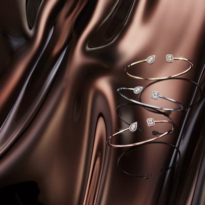 ✨ Zwei Diamanten. Ein perfektes Gleichgewicht.
Der My Twin Diamantarmreif von @messika  spielt mit Spannung, Leichtigkeit und moderner Eleganz. Ein Diamant im Tropfenschliff und ein Diamant im Smaragdschliff begegnen sich – scheinbar nah, doch niemals berührend.
Ob in sanft schimmerndem Roségold, klarem Weißgold oder strahlendem Gelbgold: Der offene Armreif schmiegt sich geschmeidig ums Handgelenk und verleiht jedem Look eine raffinierte, zeitlose Note. Solo getragen ein Statement purer Eleganz, im Mix mit weiteren Armbändern ein Ausdruck individueller Stilfreiheit. 💎
#Messika #DiamondsInMotion #GadoroStilreich #köln